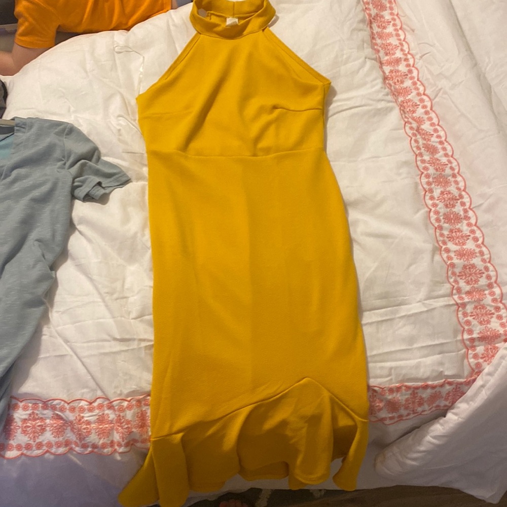 Cute yellow fall dress
